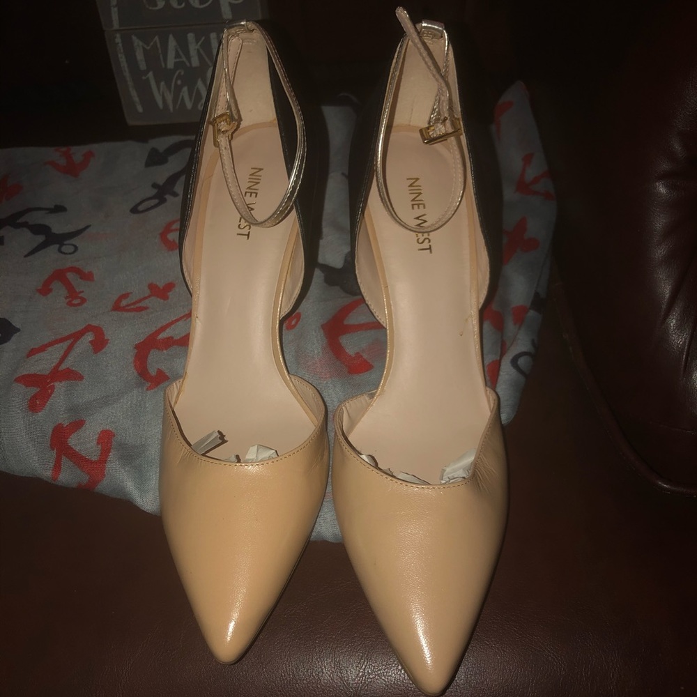 Beige and Black Nine West Heels size 9.5  3.5inch